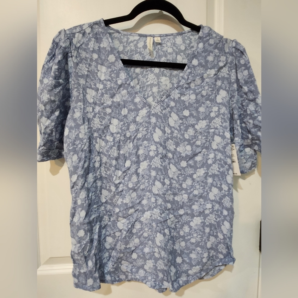 NWT Nordstrom Blue Greta Floral Blouse size Medium
